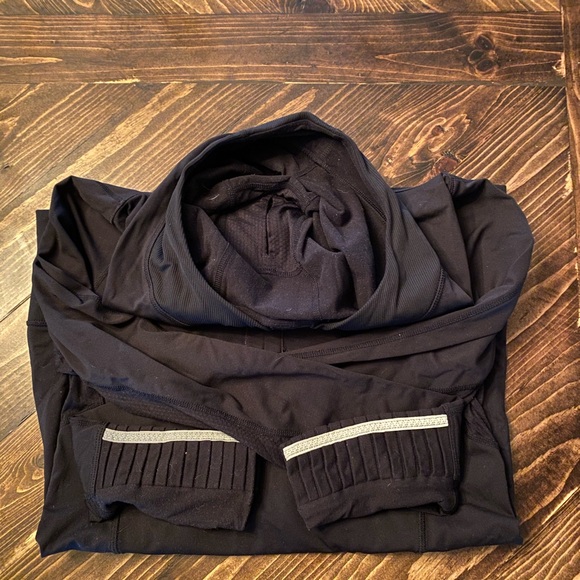 Lululemon Running Set - Picture 9 of 10